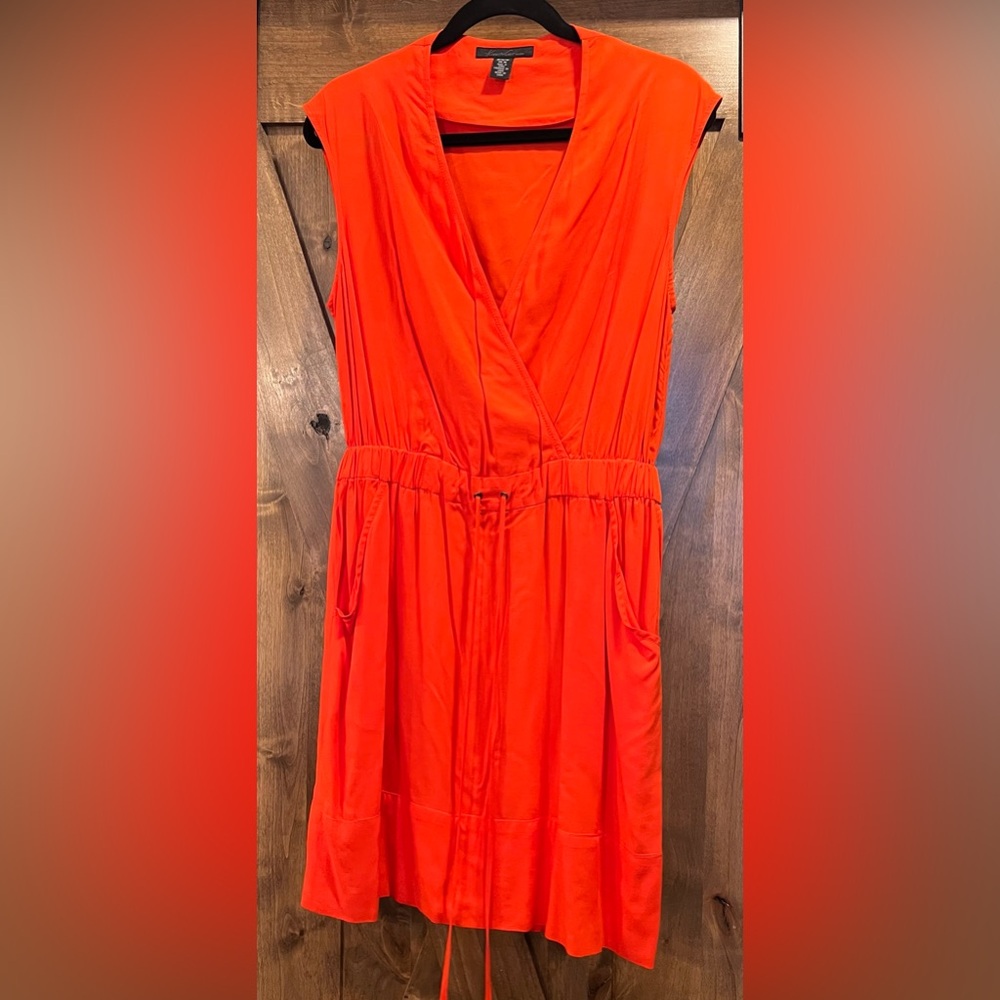 Elegant Sleeveless Dress with Pockets!